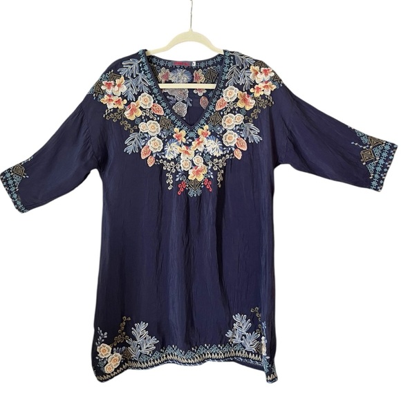 Johnny Was Flawed Gem Kalea Tunic Floral Navy Size Medium Top - Picture 3 of 10